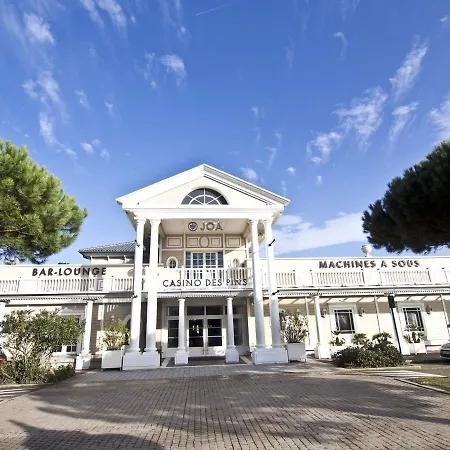 Avec Balcon - à 150m, Parking - Fr-1-92-639 * Les Sables-dʼOlonne