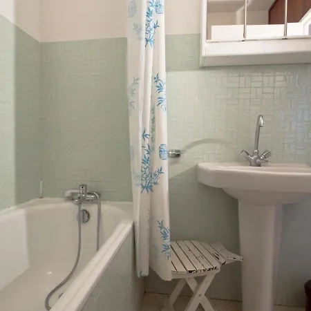 Avec Balcon - A 150m, Parking - Fr-1-92-639 *