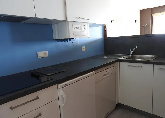 Avec Balcon - A 150m, Parking - Fr-1-92-639 *