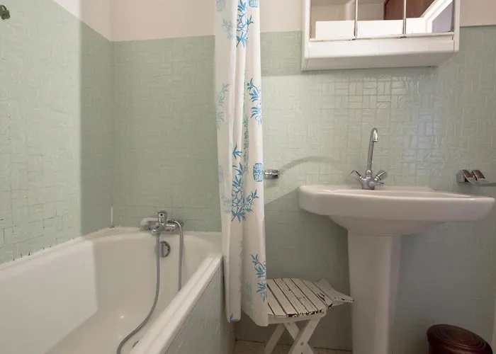 Avec Balcon - A 150m, Parking - Fr-1-92-639 *