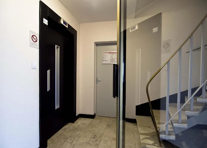 Avec Balcon - A 150m, Parking - Fr-1-92-639 דירה *